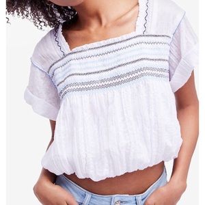 Free People Cute white top.